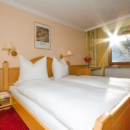 Отель Huberhof