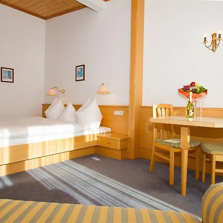 Huberhof Отель Рум