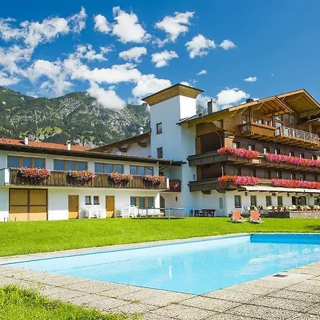 Отель Huberhof 3*
