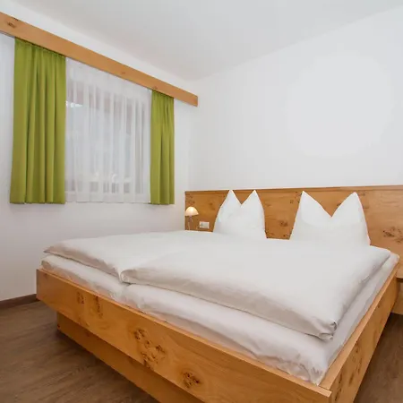 Отель Huberhof Рум